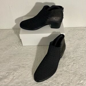 Steven by Steve Madden Penga Woven Ankle Boots Women’s Size 9.5 Black Gray Vegan